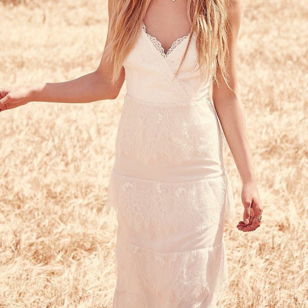 Erin featherstone tiered bridal dress